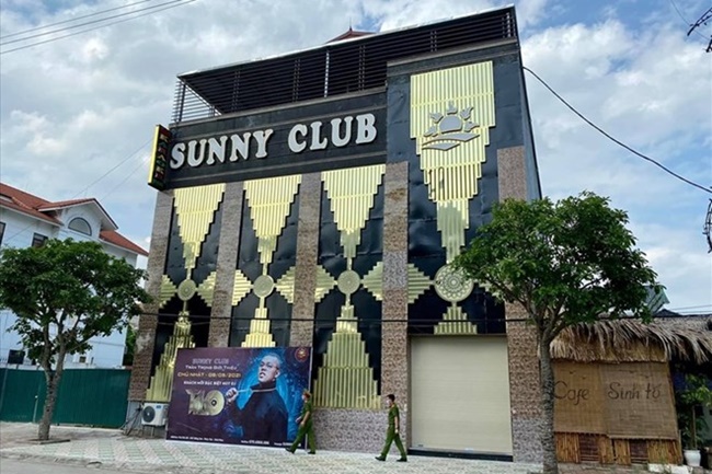 Clip nóng Sunny club