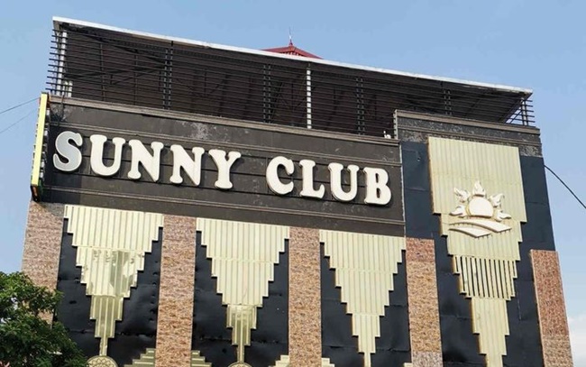 Clip nóng Sunny club