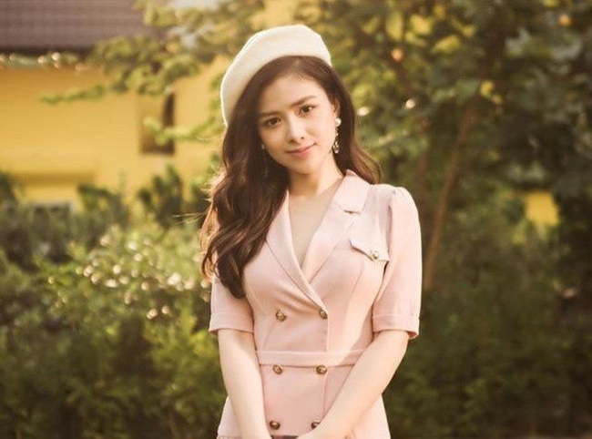 ca sĩ Dương Hoàng Yến làm HLV