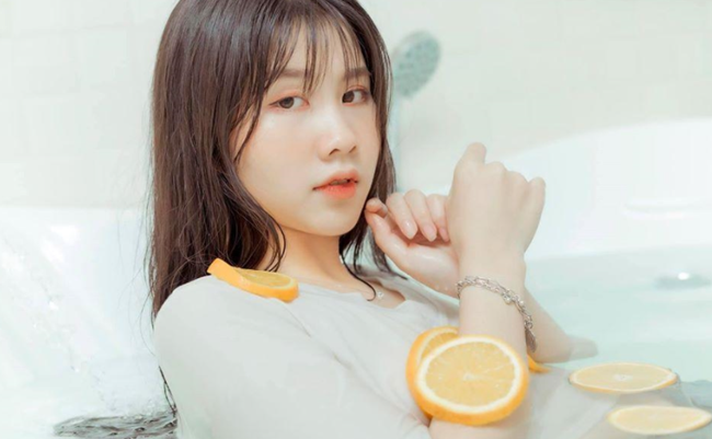 Clip nóng Keisha Trần xinh đẹp