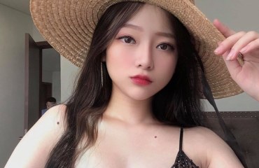 Streamer Linh ChiChan lộ ảnh nóng mát mẻ, gợi cảm