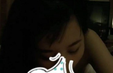 [LINK] Clip Mèo 2k4 ăn “kem” cùng Bé Chanh cực HOT